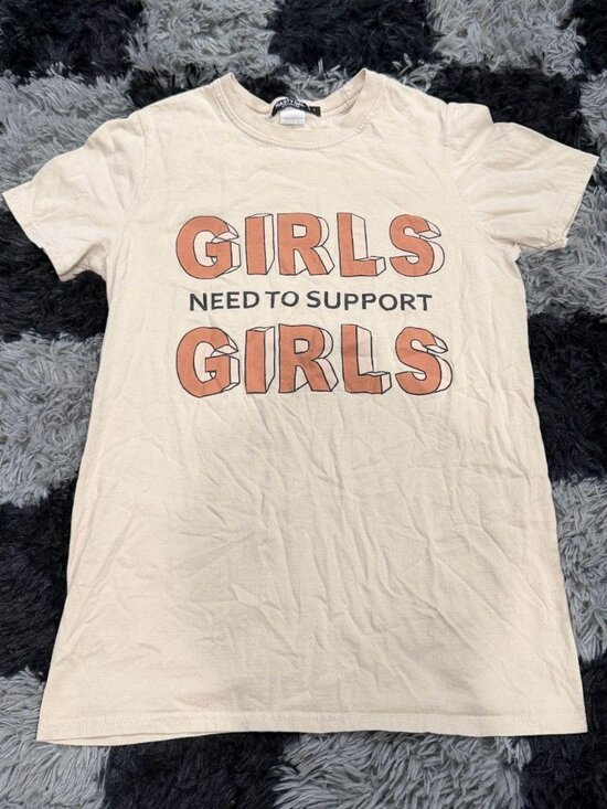 Nasty Gal "Girls Need To Support Girls" t-shirt - Picture 1 of 3